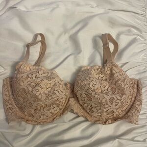 Victoria's Secret Lace Underwire Bra in Blush Pink